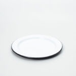 PLATO PLAYO ALA ANGOSTA ENL. BLANCO C/ NEGRO 26 CM.